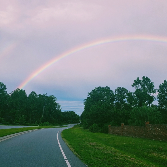 Meet your Posher, Julie - Picture 1 of 1